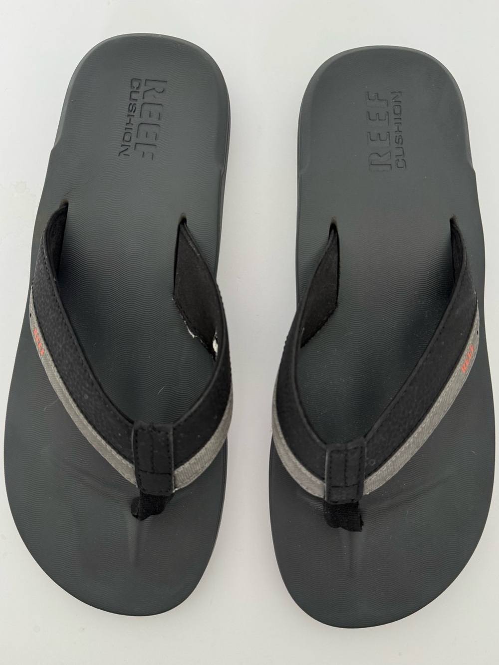 Reef Cushion Flip Flops Men’s Size 11 Black Gray Comfort Thong Sandals